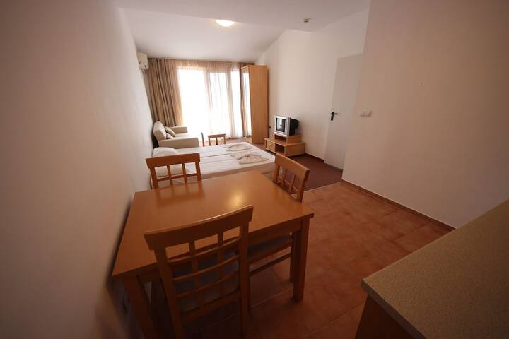 Room 10 of 177