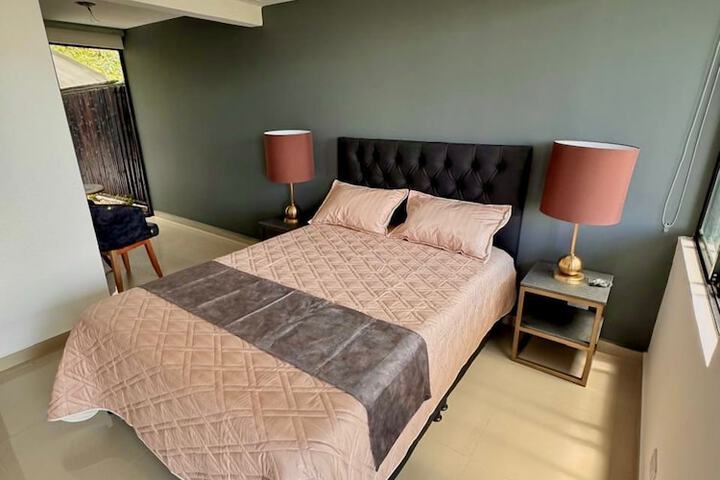 Room 13 of 36