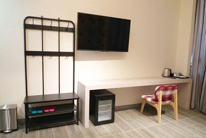 Room 18 of 31