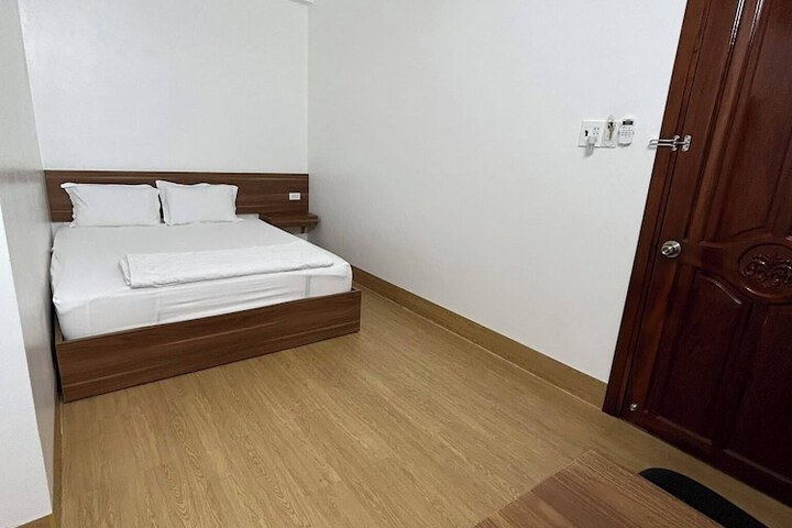 Room 7 of 17