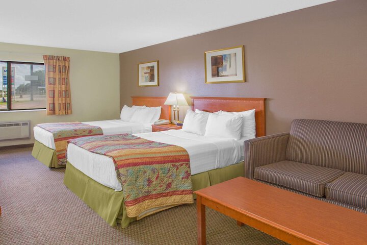 2 Double Beds No Elevator (5 of 13)