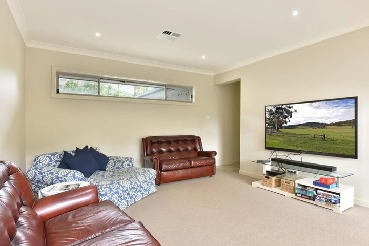 Room 4 of 15