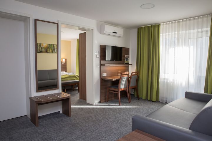 Room 46 of 85