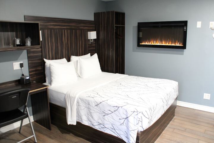 Room 42 of 83