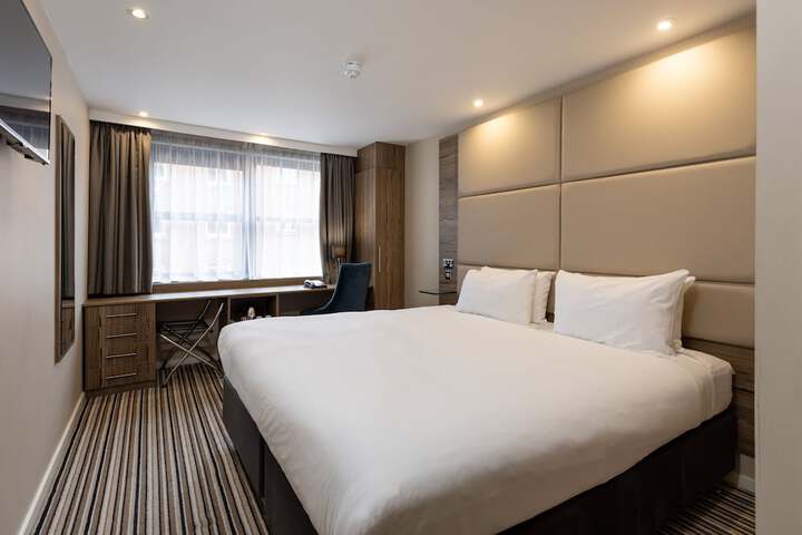 Room 12 of 31