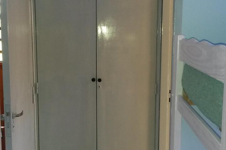 Room 27 of 33