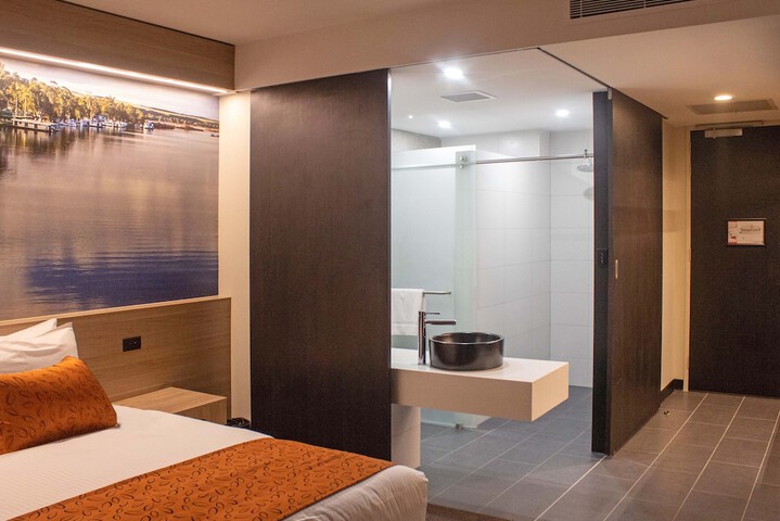 Room 15 of 40