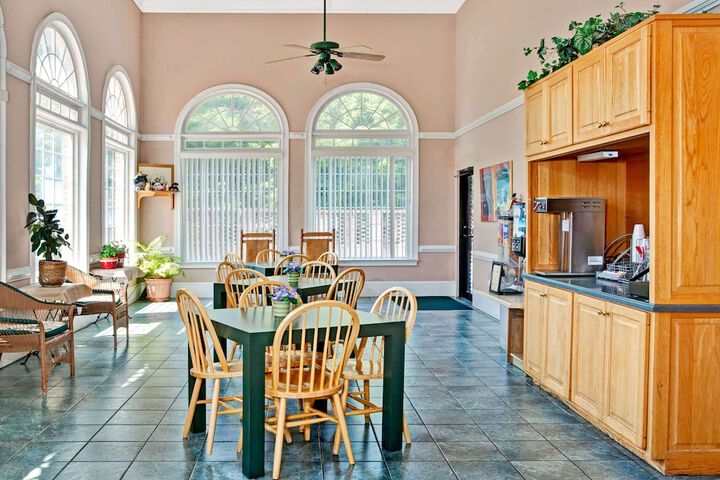 Breakfast area