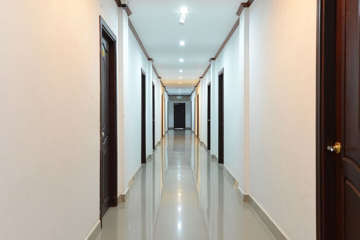 Ballroom/Hall 75 of 77