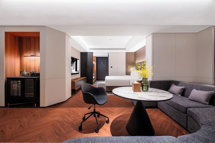 Room 33 of 70