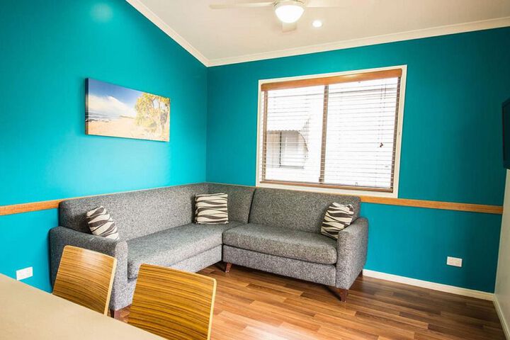 Room 12 of 36