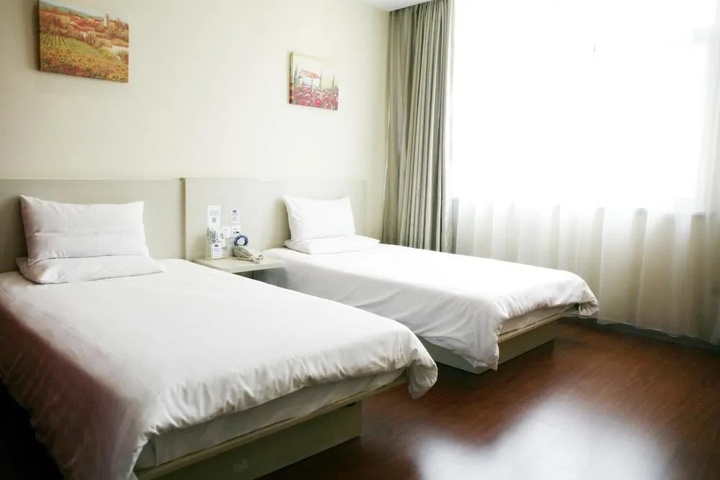 Room 4 of 22
