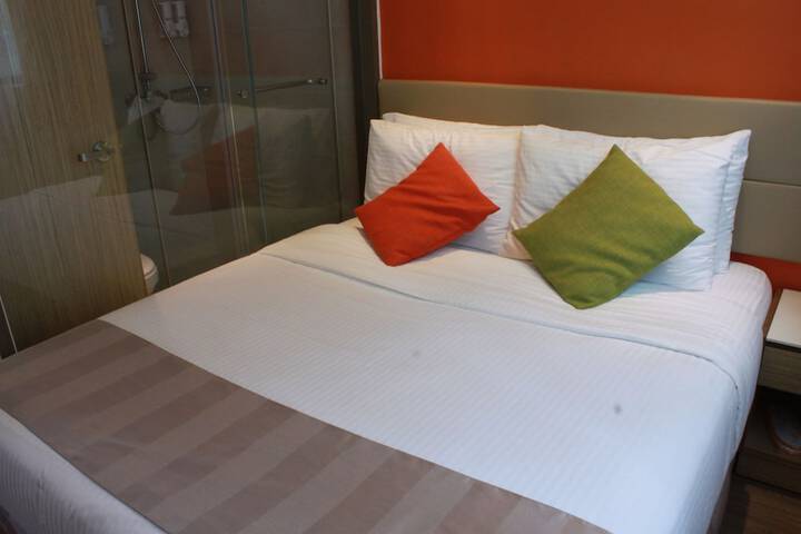 Room 14 of 42