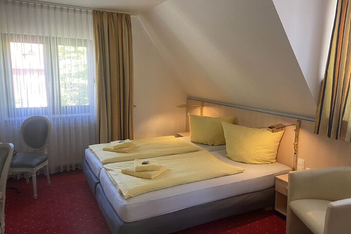 Room 4 of 23