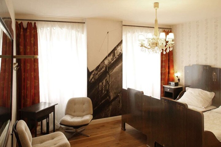 Room 17 of 51