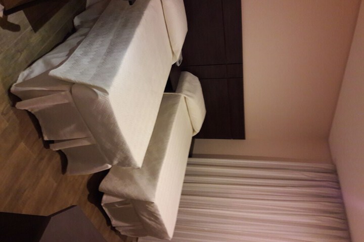 Room 5 of 35