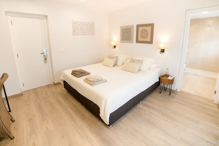 Room 44 of 90