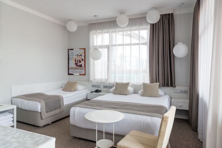 Room 15 of 87