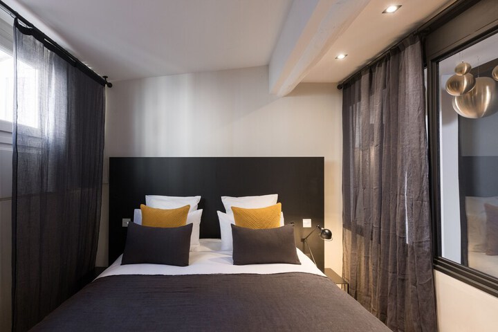 Room 84 of 780