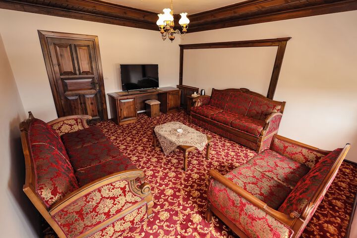 Room 19 of 53