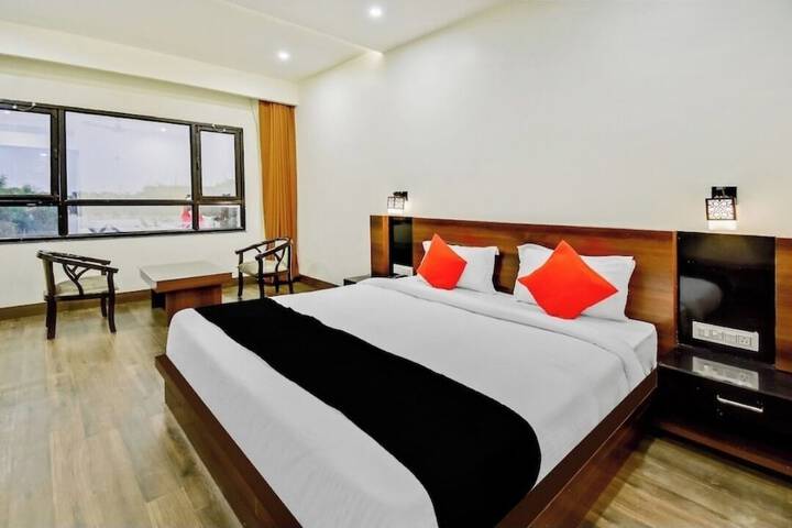 Room 9 of 25