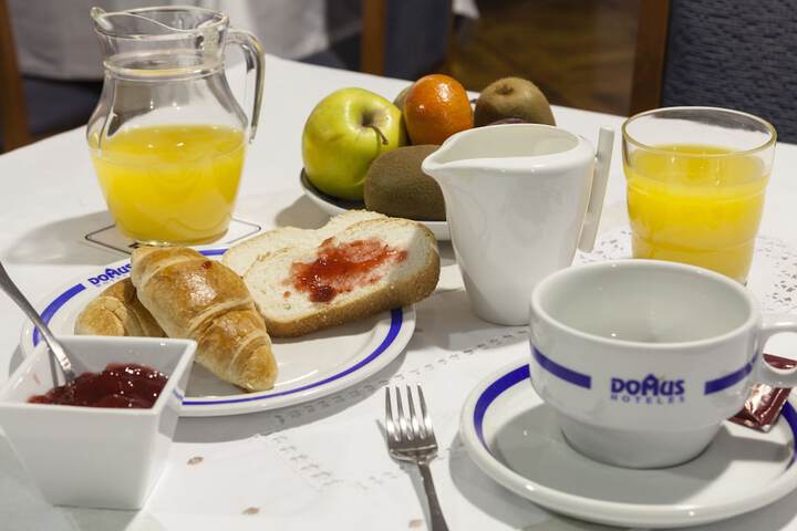 Breakfast/Coffee Service 29 of 34