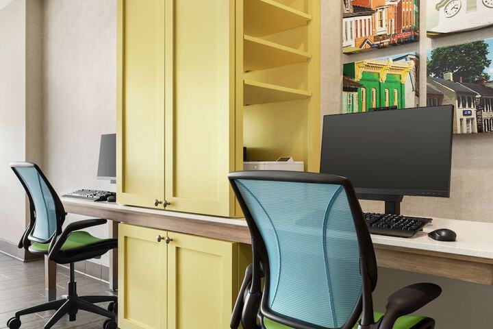 Business Center 33 of 38