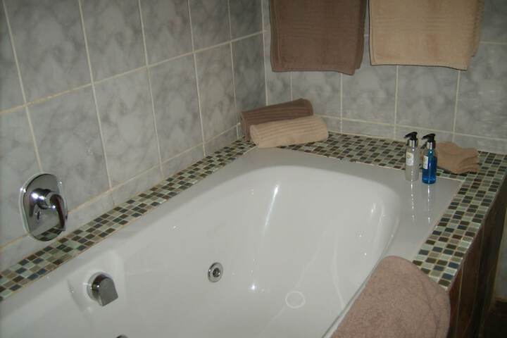 Hot Tub 57 of 79