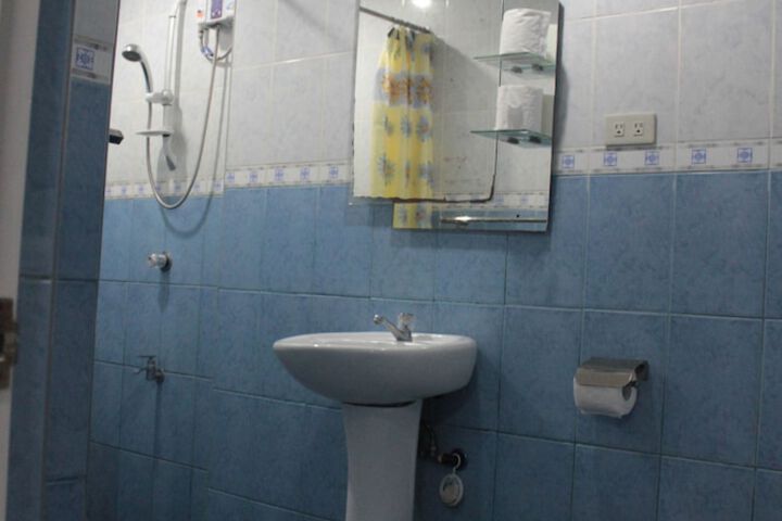 Room 46 of 83
