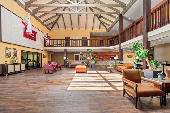 Entrance & Lobby