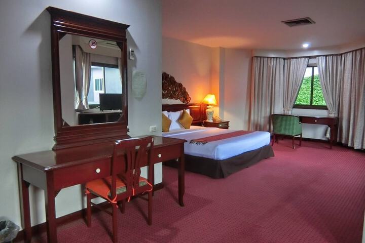 Room 6 of 40