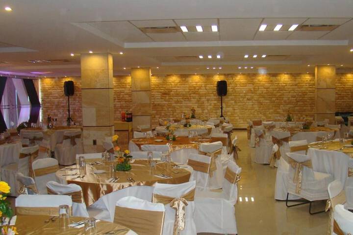 Ballroom/Hall 25 of 40
