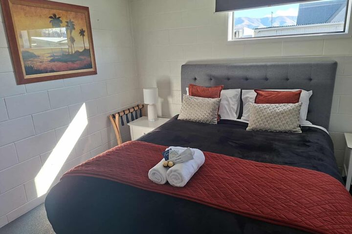 Room 16 of 114