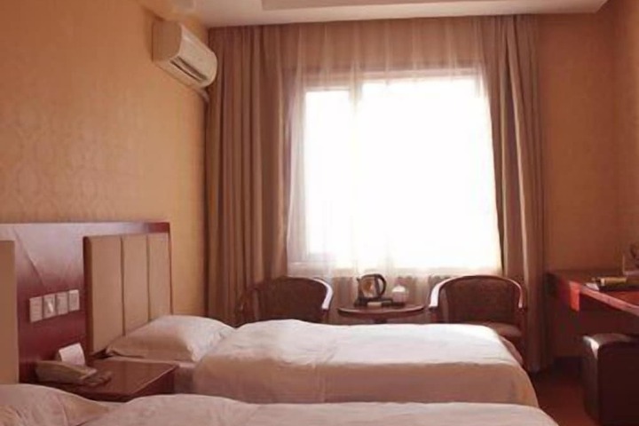 Room 4 of 7