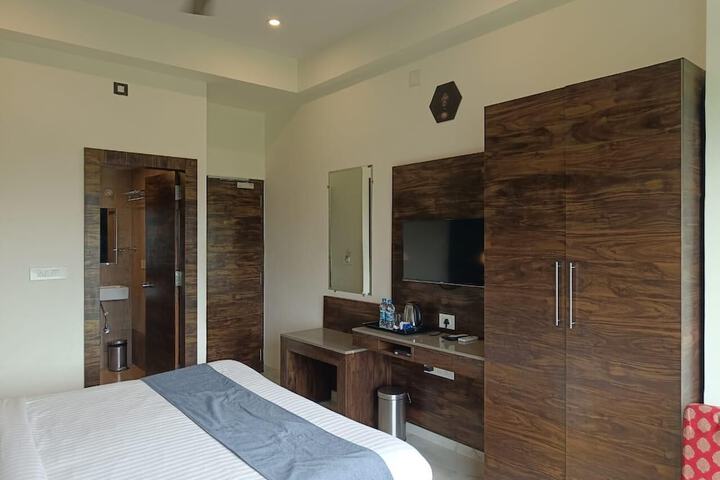 Room 12 of 26