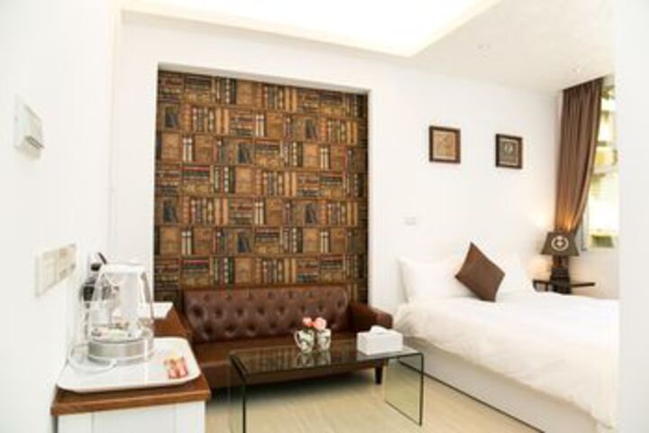 Room 106 of 141