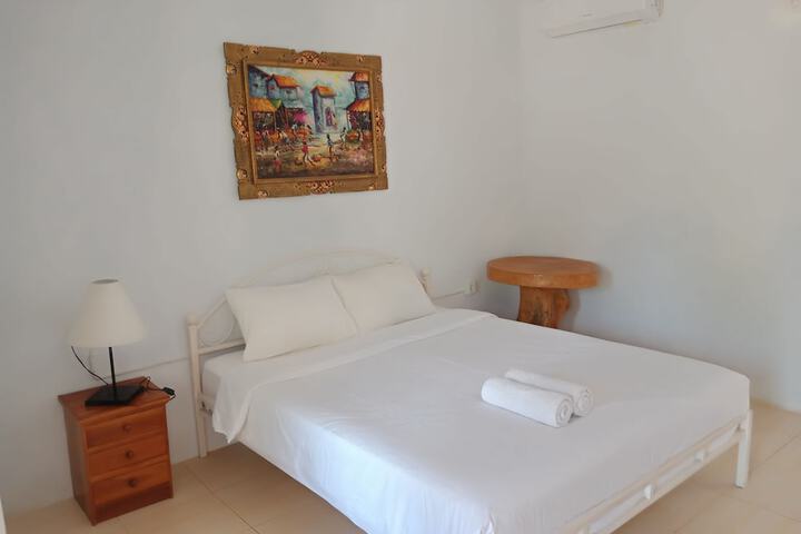Room 4 of 50