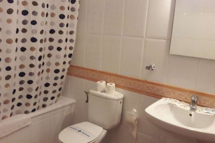 Room 23 of 28