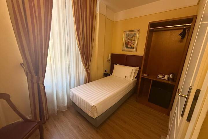 Room 35 of 78