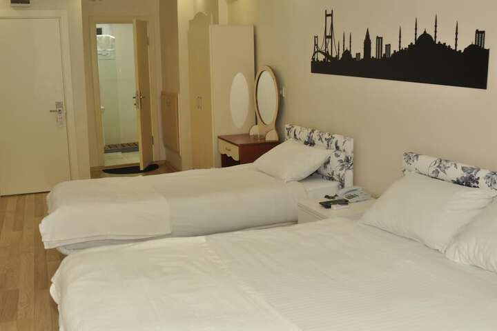 Room 10 of 29