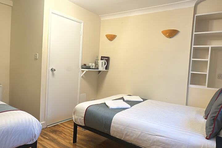 Room 52 of 96
