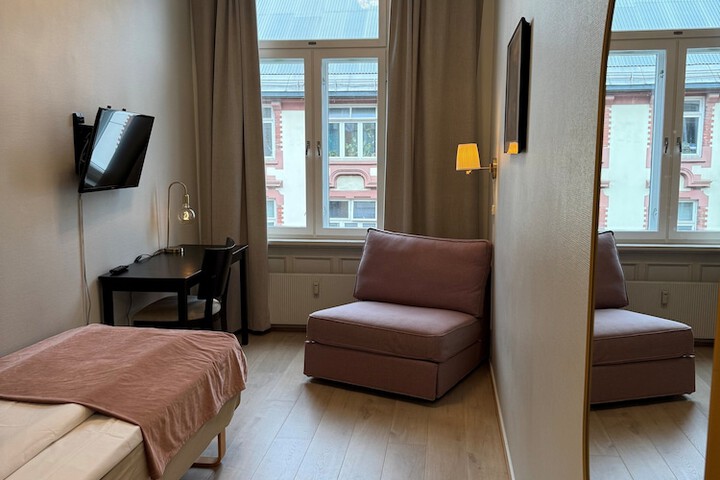 Room 34 of 60