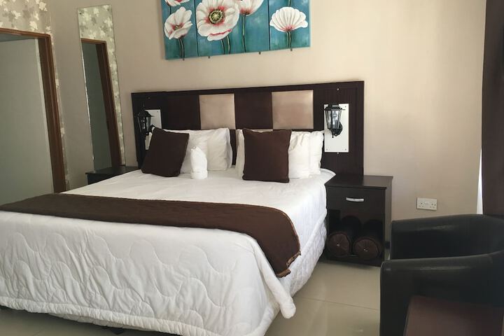 Room 12 of 14