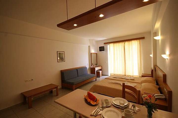 Room 3 of 78