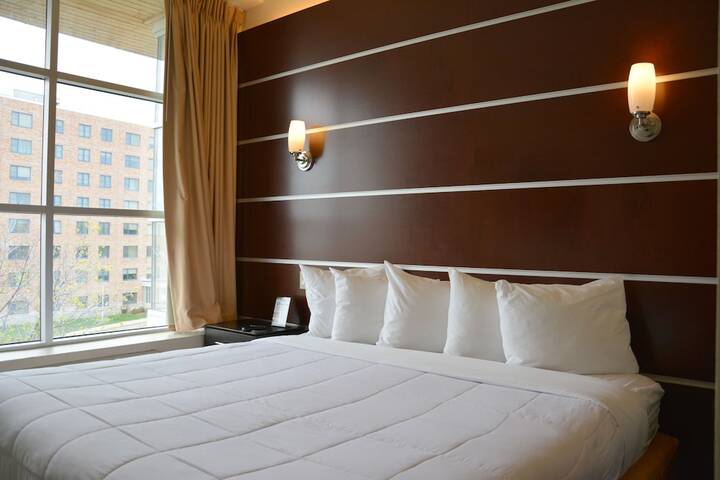 1 King Bed (9 of 15)