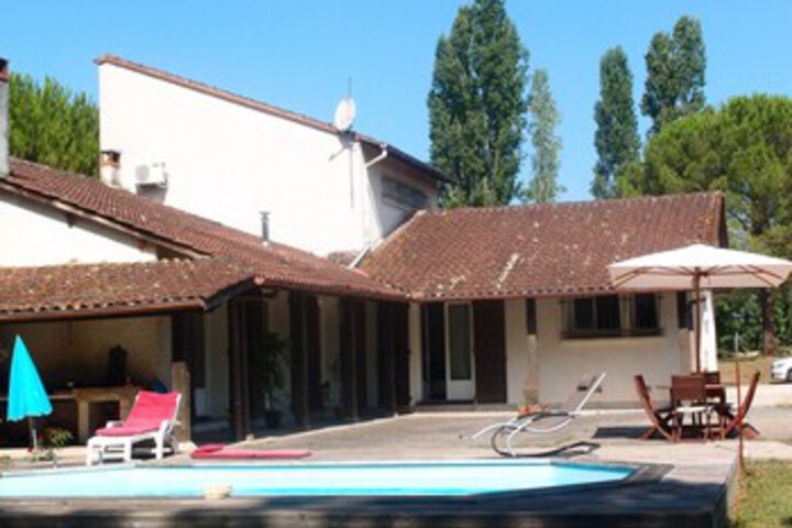 Les Berges de Lestournel