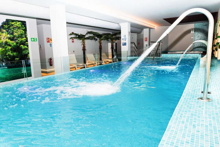 Pool 70 of 122