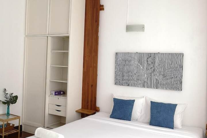 Room 8 of 43