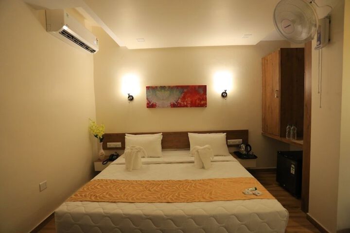 Room 14 of 26