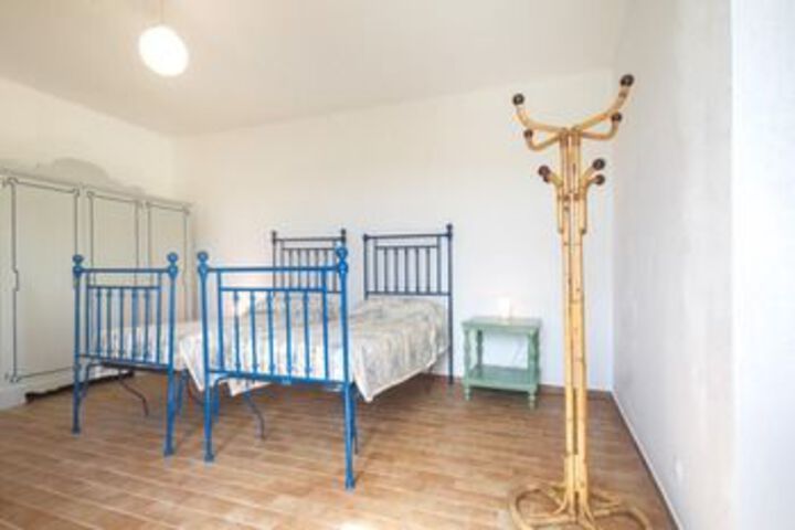 Room 9 of 20
